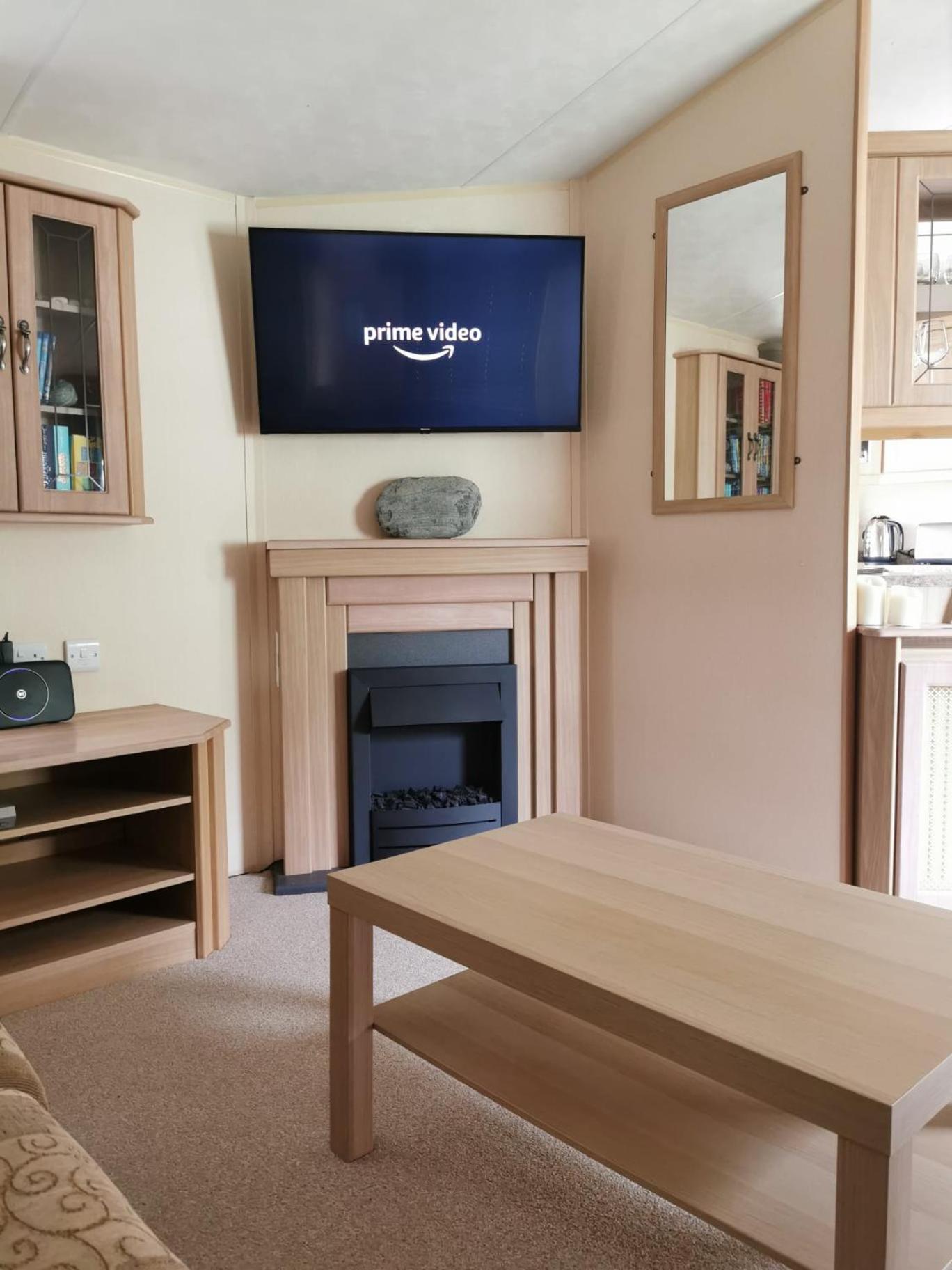 Wonderful 2 Bedroom Mobile Home Аберистуит Экстерьер фото